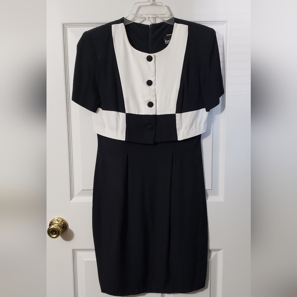Black and White Sheath Dress with Crew Neck